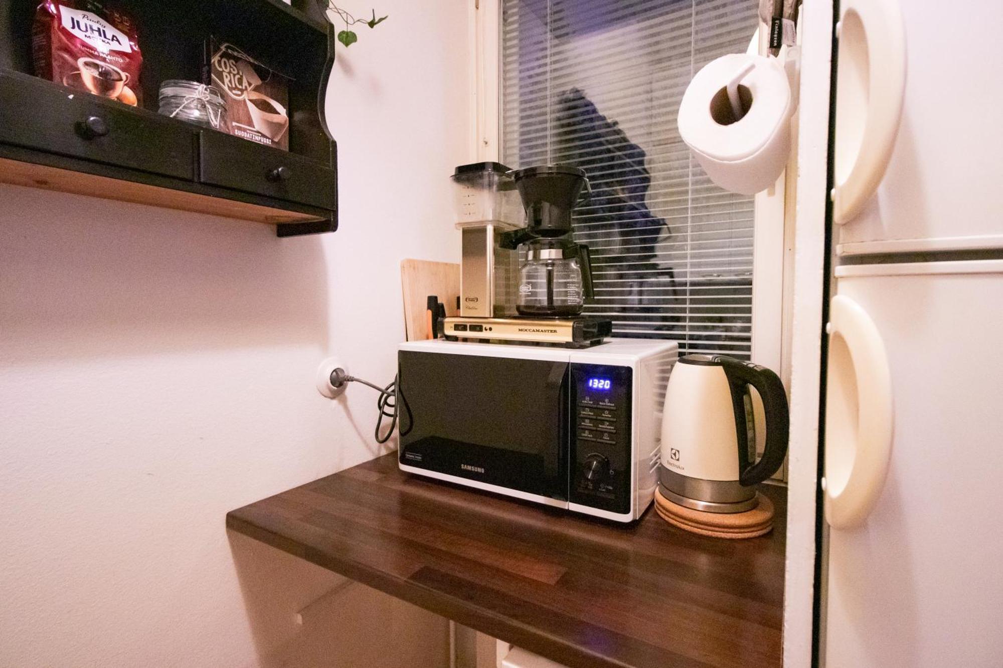 Peaceful - Near Kaari Mall, 5 Min To Train Apartment