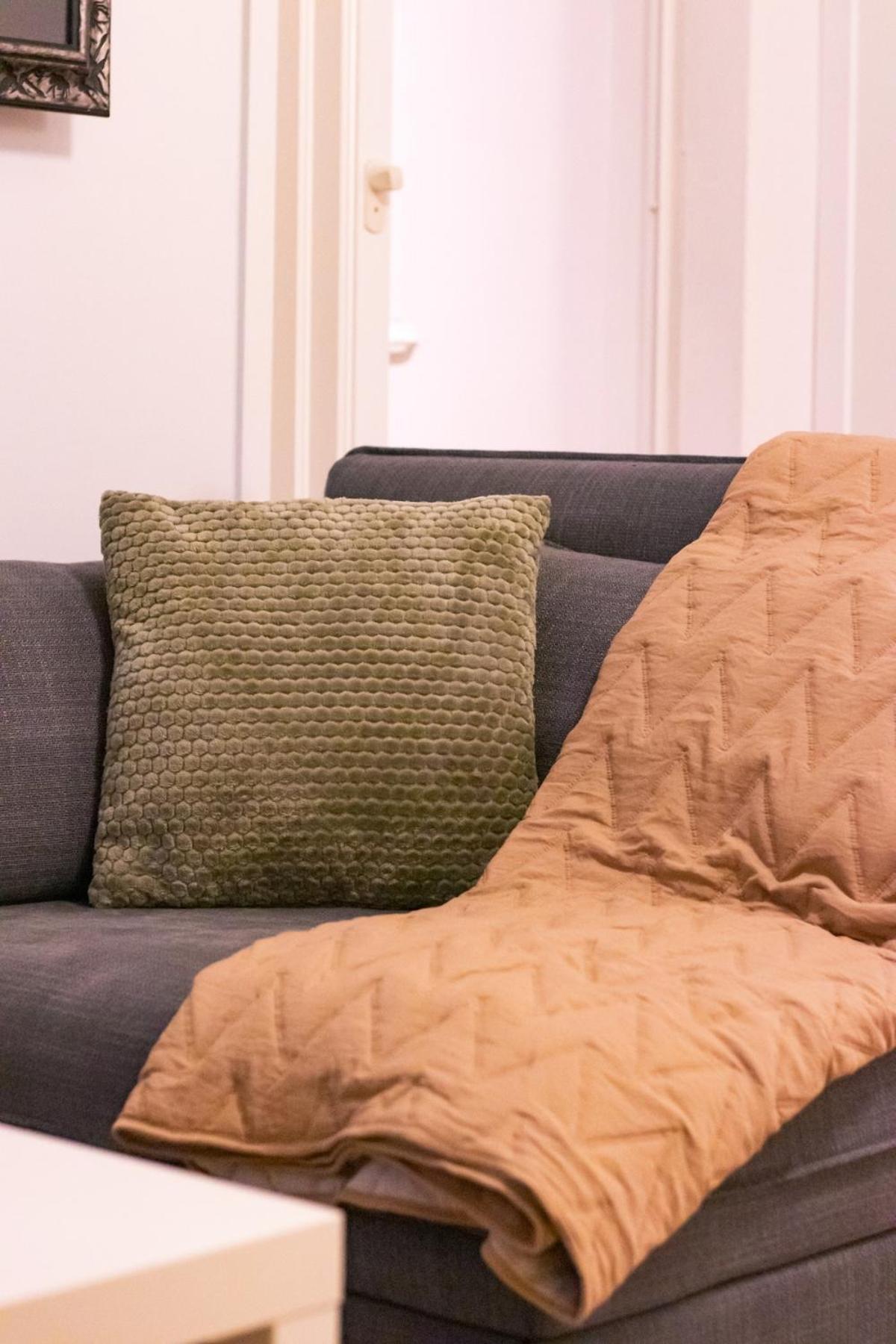 Apartment Peaceful - Near Kaari Mall, 5 Min To Train